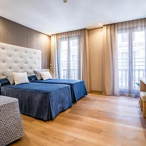 3* מלון Rialto